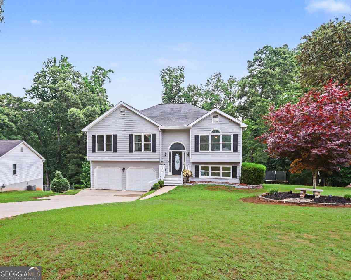 Homes For Sale - 5643 Pipsissewa Drive<br/> Flowery Branch, GA 30542