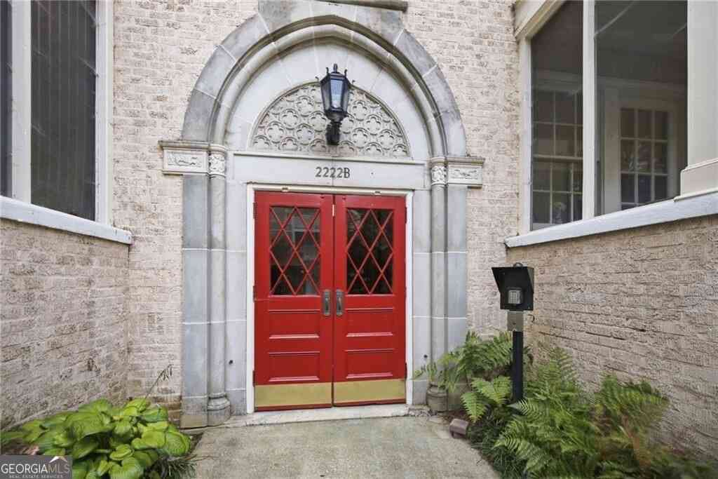 Condo For Sale - 2222 Peachtree Road NW #B5<br/> Atlanta, GA 30309