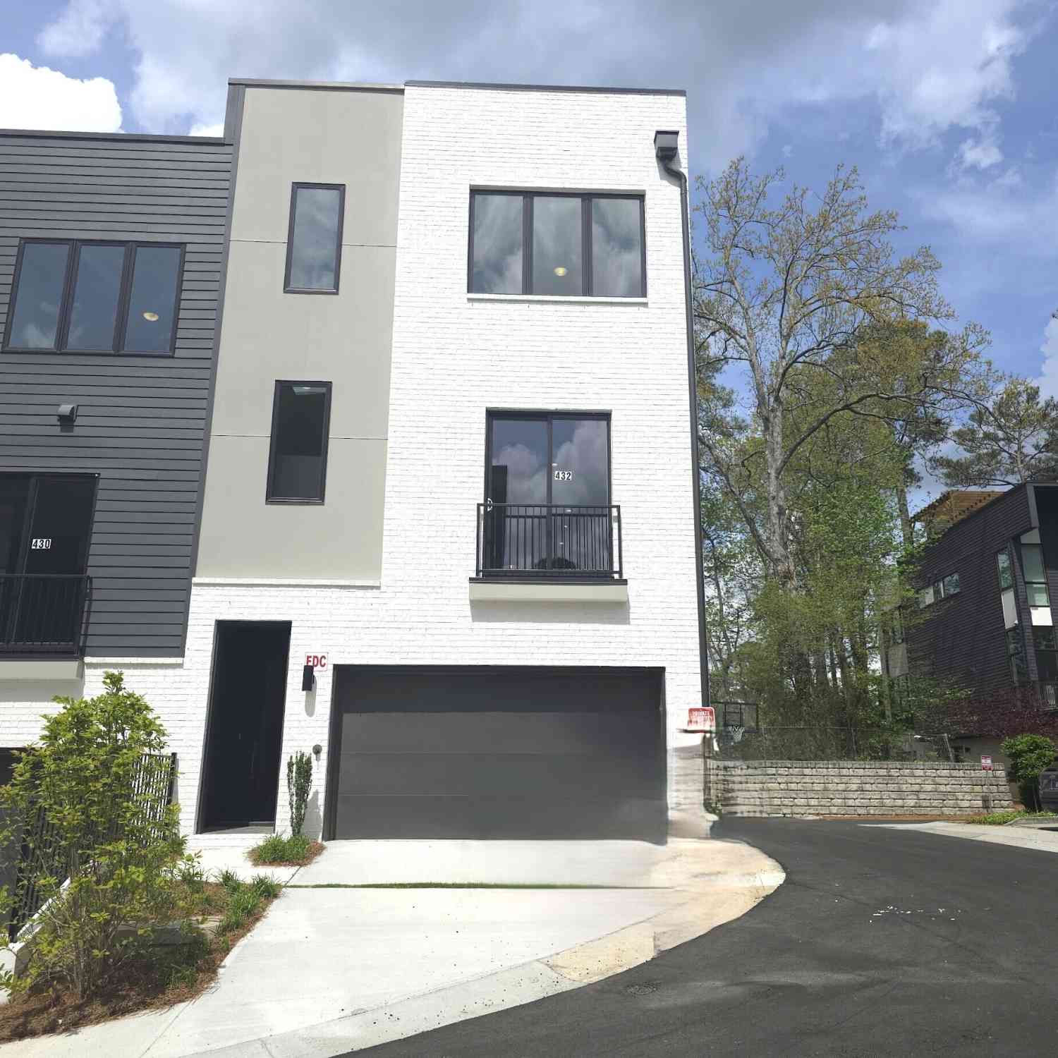 Townhouse For Sale - 432 Cedar Dust Drive<br/> Dekalb County, Decatur, GA 30030