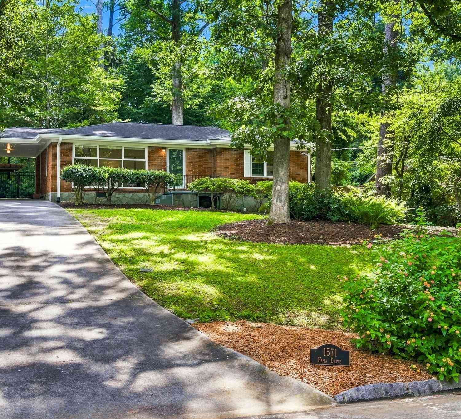 Homes For Sale - 1571 Fama Drive NE<br/> Dekalb County, Atlanta, GA 30329
