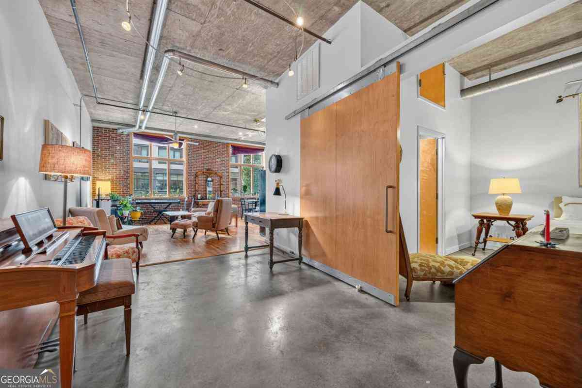 Condo For Sale - 660 Glen Iris Drive NE #207<br/> Atlanta, GA 30308