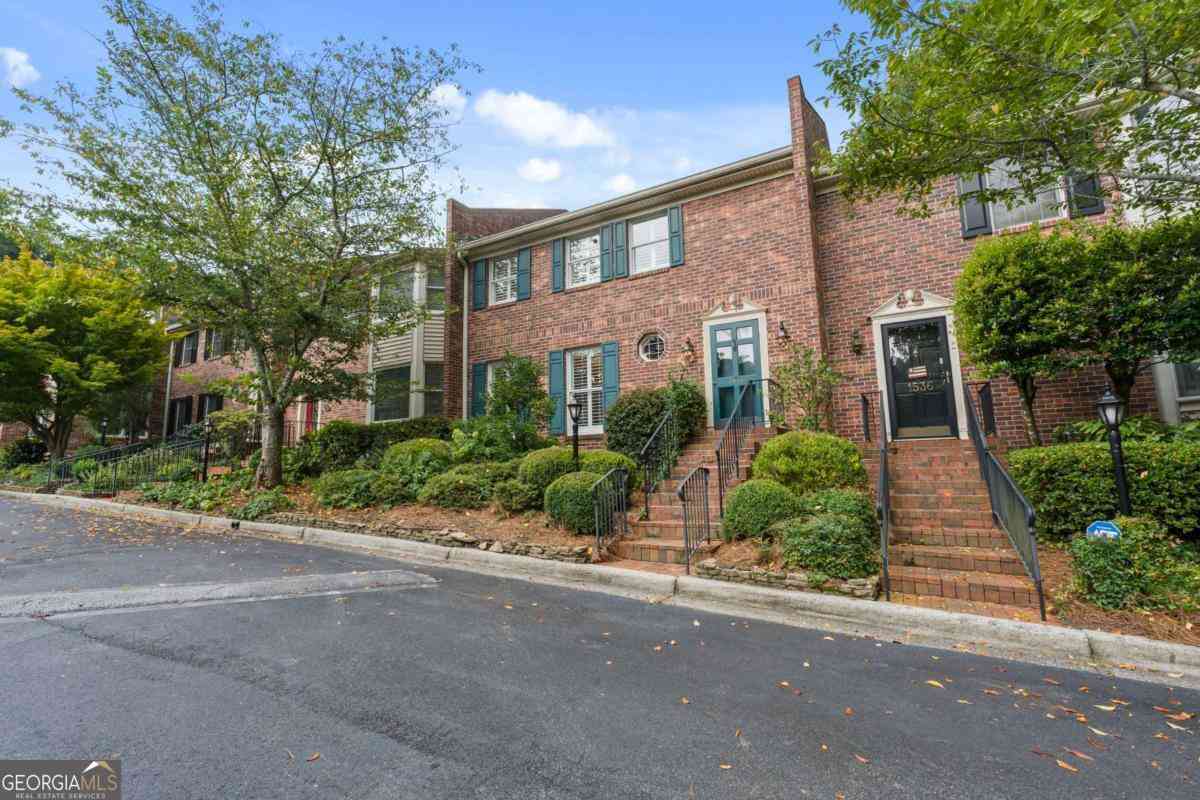 Townhouse For Sale - 1534 September Chase<br/> Decatur, GA 30033