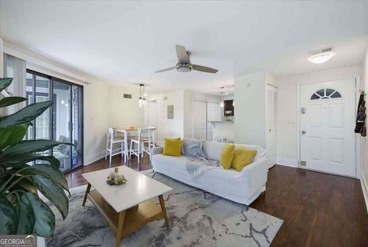Condo For Sale - 1366 Keys Lake Drive NE<br/> Dekalb County, Atlanta, GA 30319
