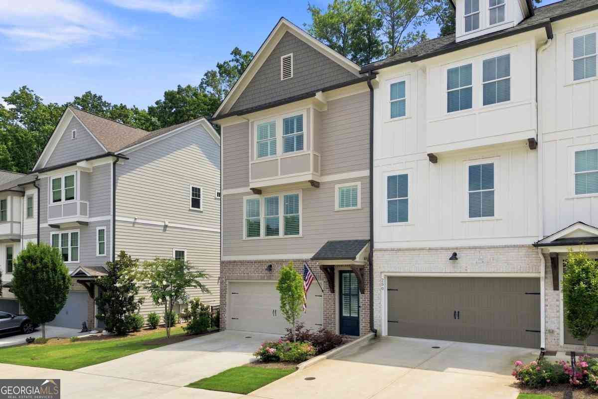 Townhouse For Sale - 252 Retreat Lane<br/> Cherokee County, Canton, GA 30114
