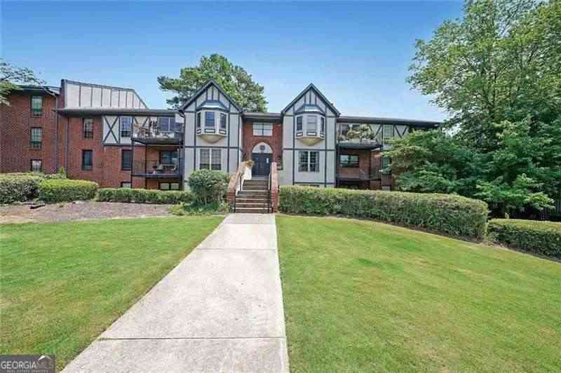 Condo For Sale - 6851 Roswell Road #O3<br/> Atlanta, GA 30328