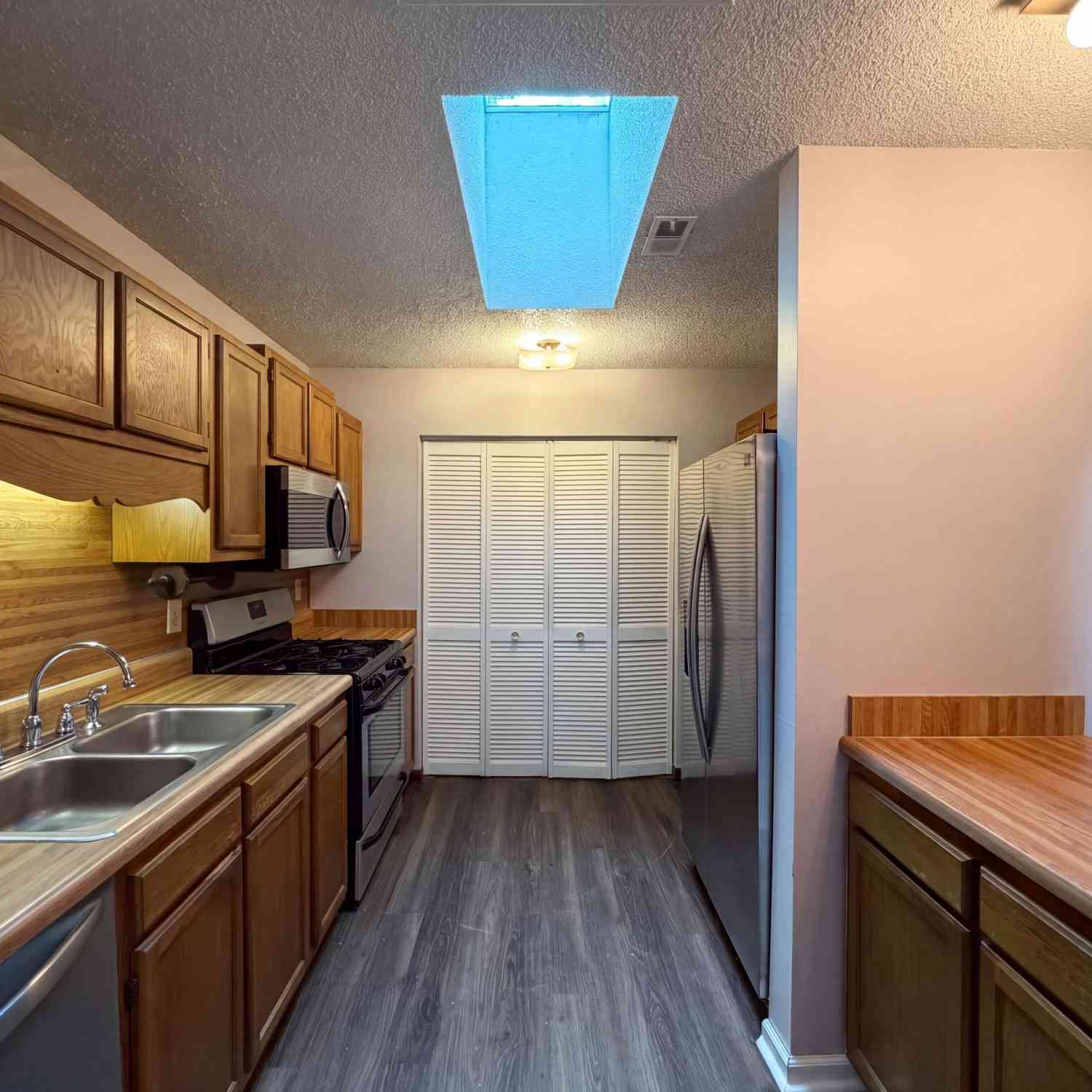 Townhouse For Sale - 282 Toweridge Drive SW<br/> Marietta, GA 30064