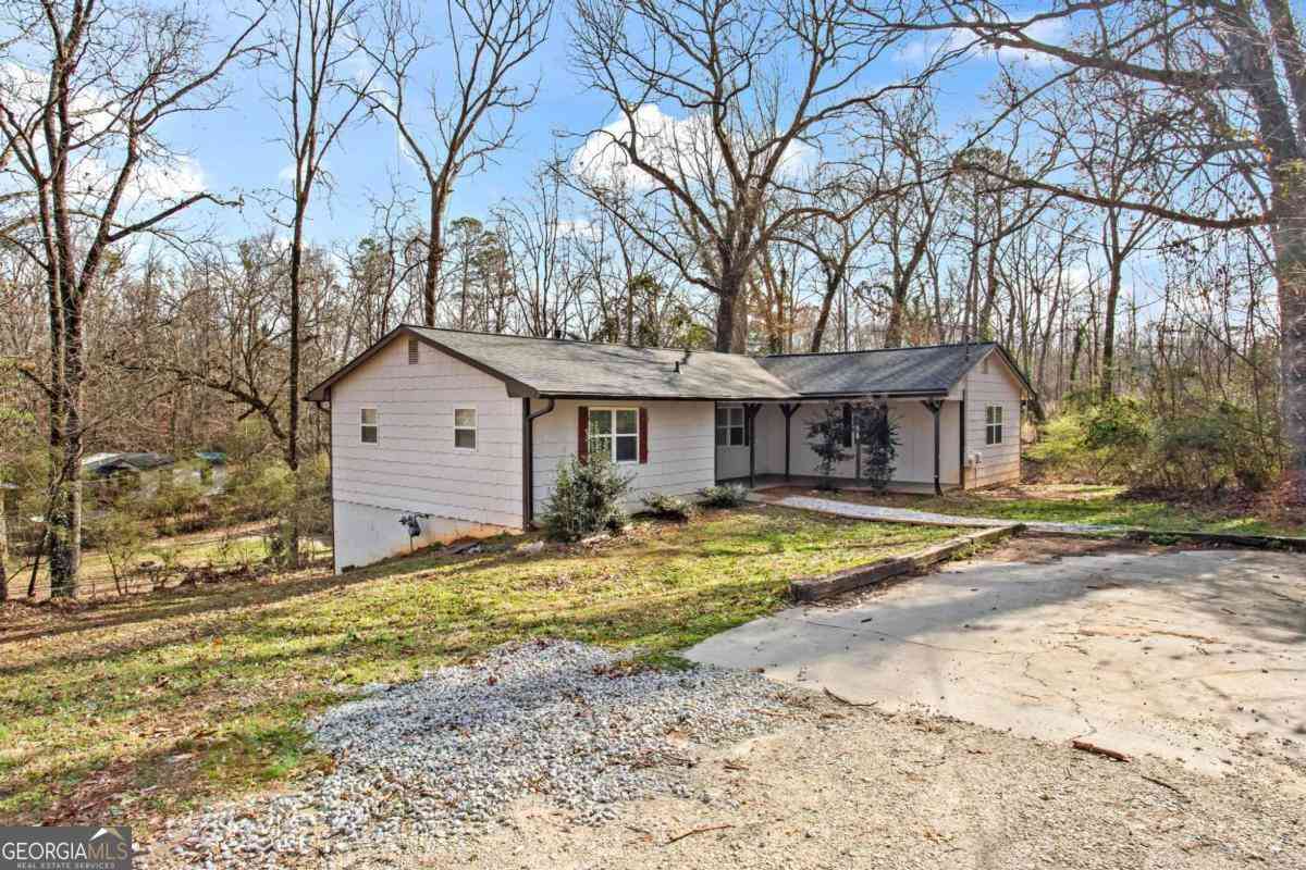 Homes For Sale - 2255 Hunt Road<br/> Douglasville, GA 30135