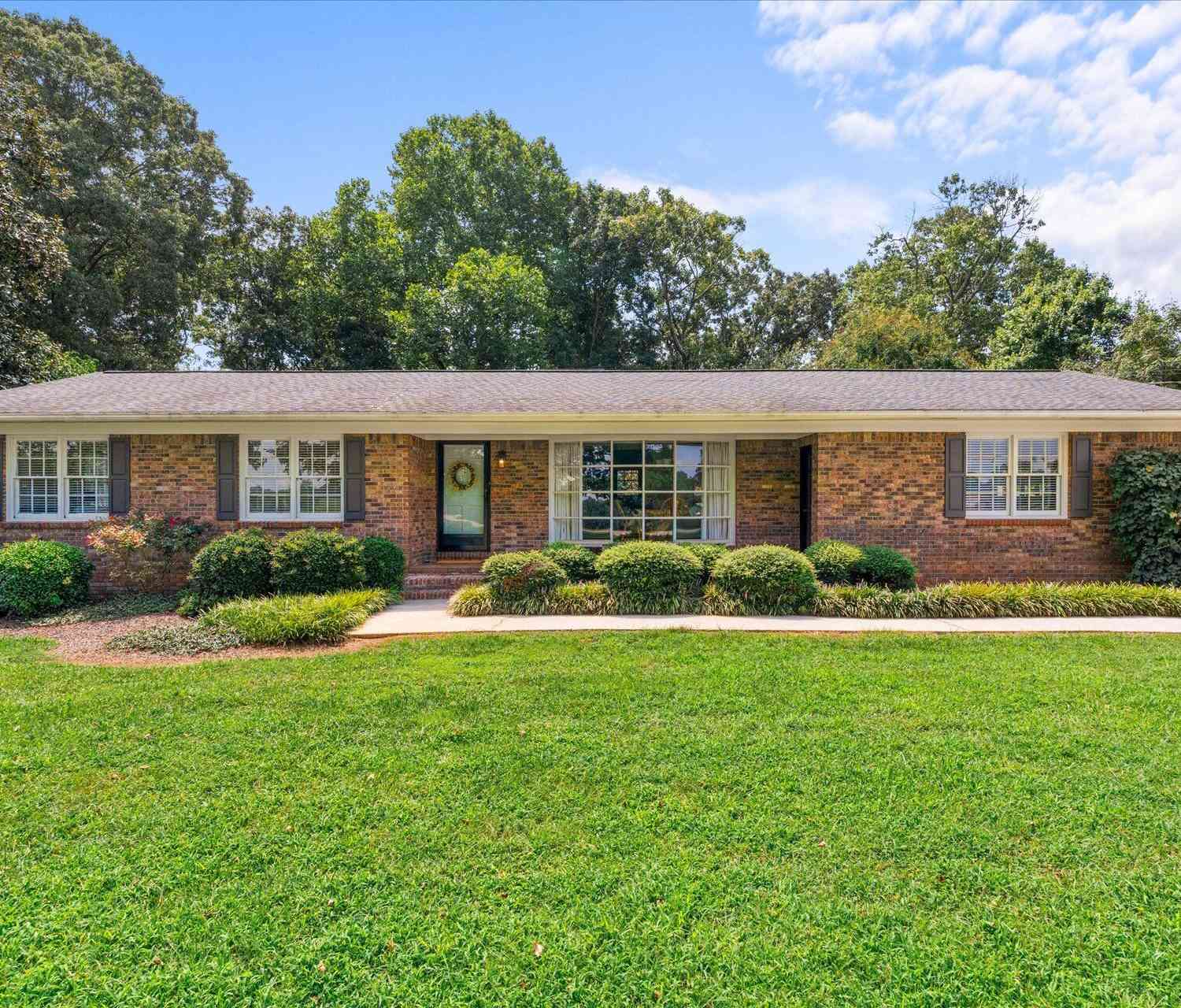 Homes For Sale - 120 County Road 611<br/> Ranburne, AL 36273