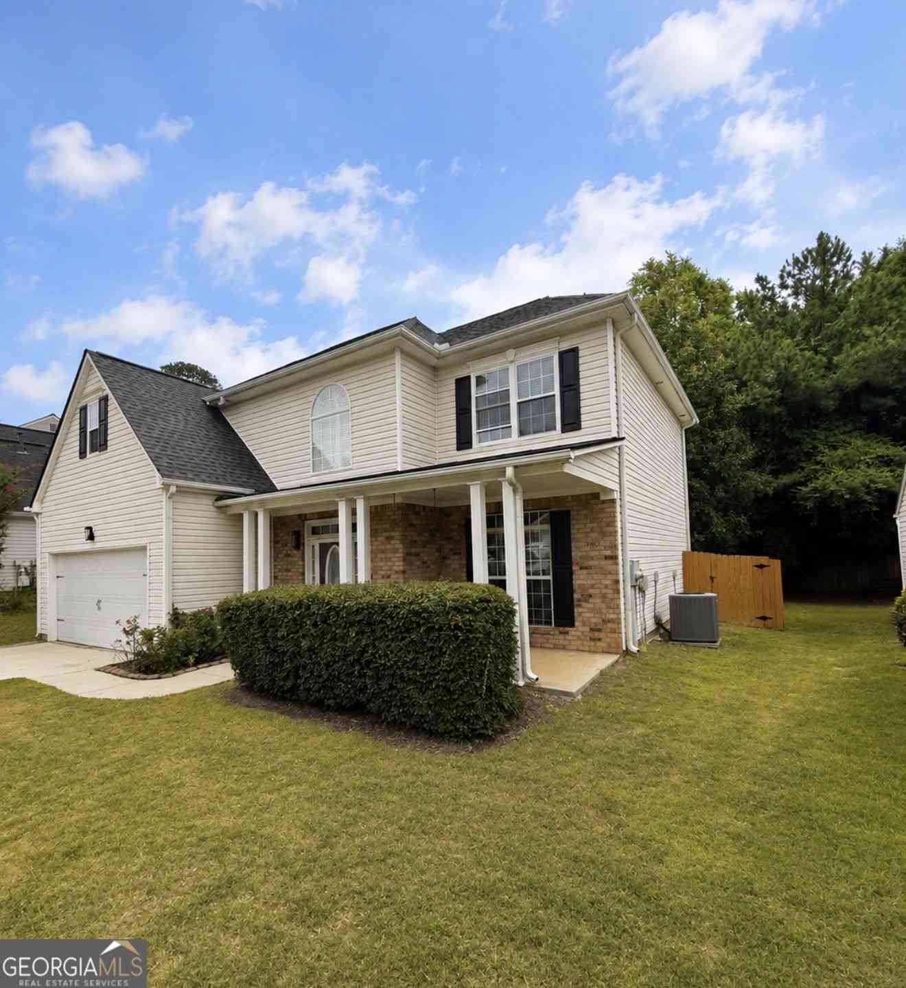 Homes For Sale - 2162 Fall Creek Landing<br/> Loganville, GA 30052