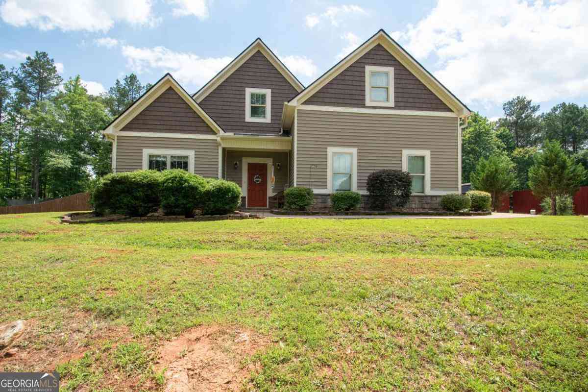 Homes For Sale - 183 Edgemont Court<br/> Lagrange, GA 30240
