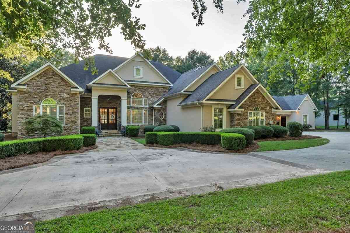 Homes For Sale - 205 Walton Chase<br/> Perry, GA 31069