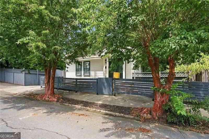 Homes For Sale - 574 Wabash Avenue NE<br/> Atlanta, GA 30312