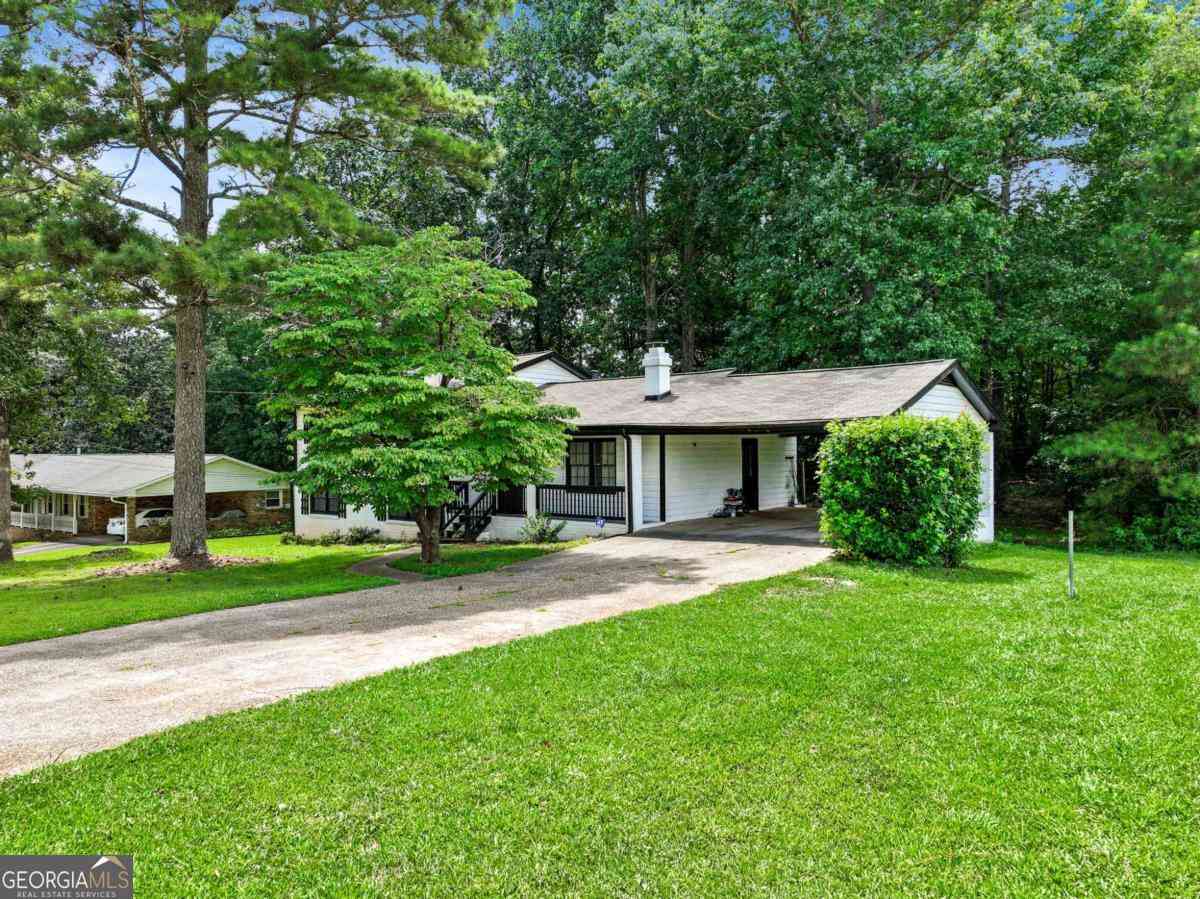 Homes For Sale - 3918 Sherwood Drive<br/> Douglasville, GA 30135