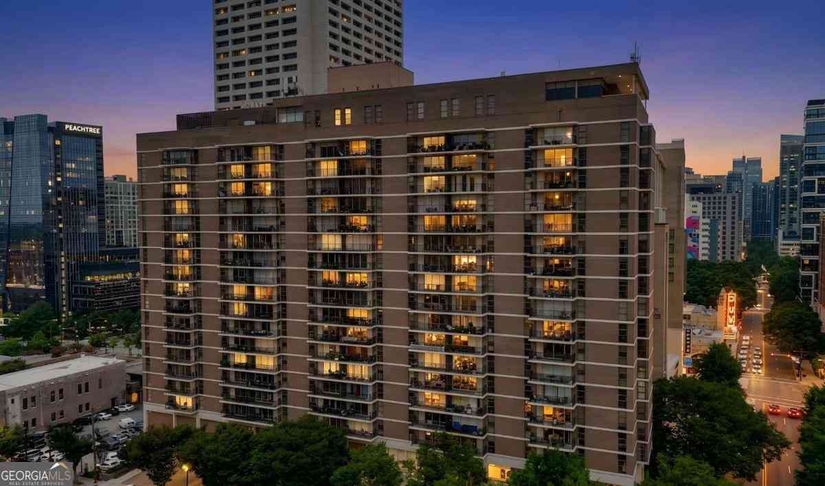 Condo For Sale - 620 Peachtree Street NE #1613<br/> Atlanta, GA 30308