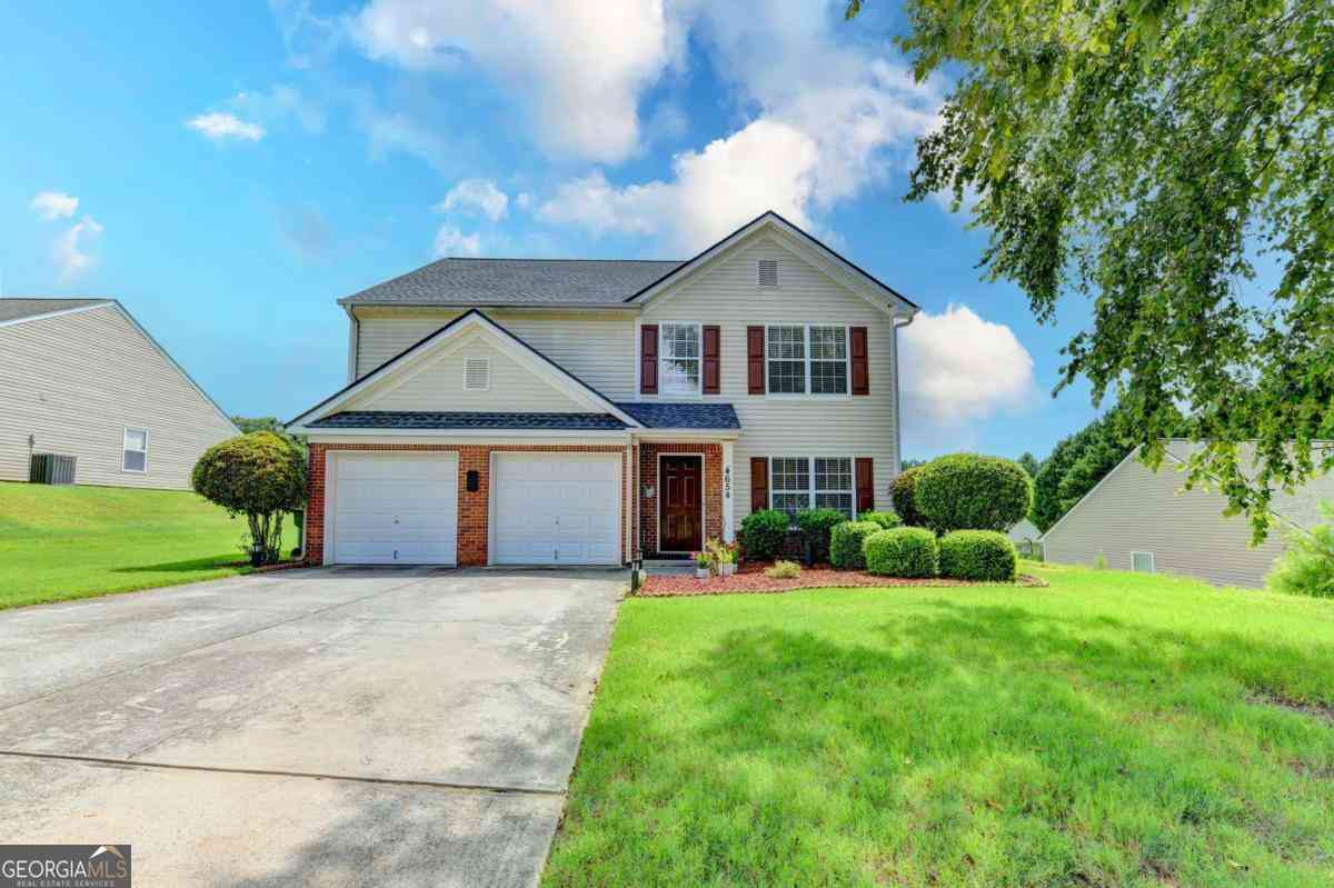 Homes For Sale - 4654 Pine Isle Way<br/> Buford, GA 30518