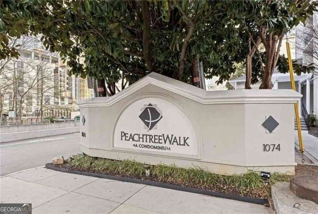 Condo For Sale - 1074 Peachtree Walk NE #B220<br/> Atlanta, GA 30309