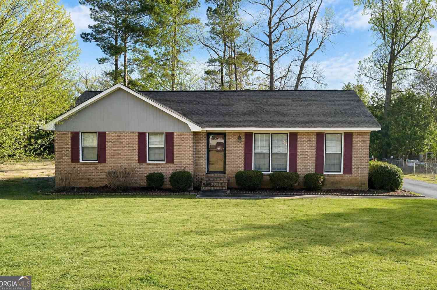 Homes For Sale - 218 Cosby Drive<br/> Lagrange, GA 30241