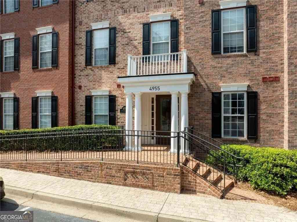 Condo For Sale - 4955 Ivy Ridge Drive SE #303<br/> Atlanta, GA 30339
