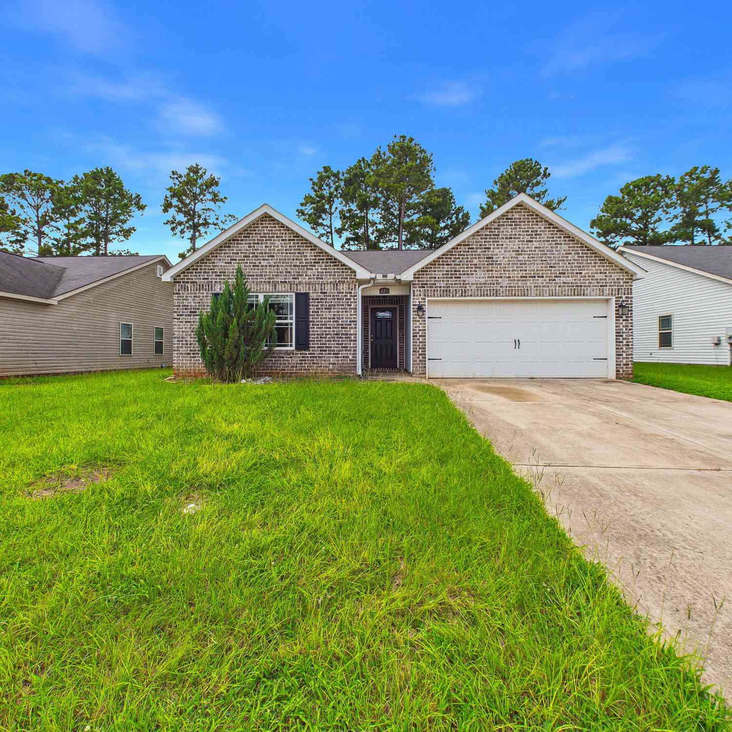 Homes For Sale - 119 Back Cedar Lane<br/> Warner Robins, GA 31093