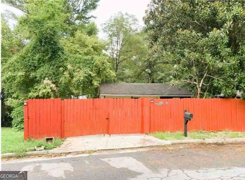 Homes For Sale - 1551 Ferno Drive NW<br/> Atlanta, GA 30318