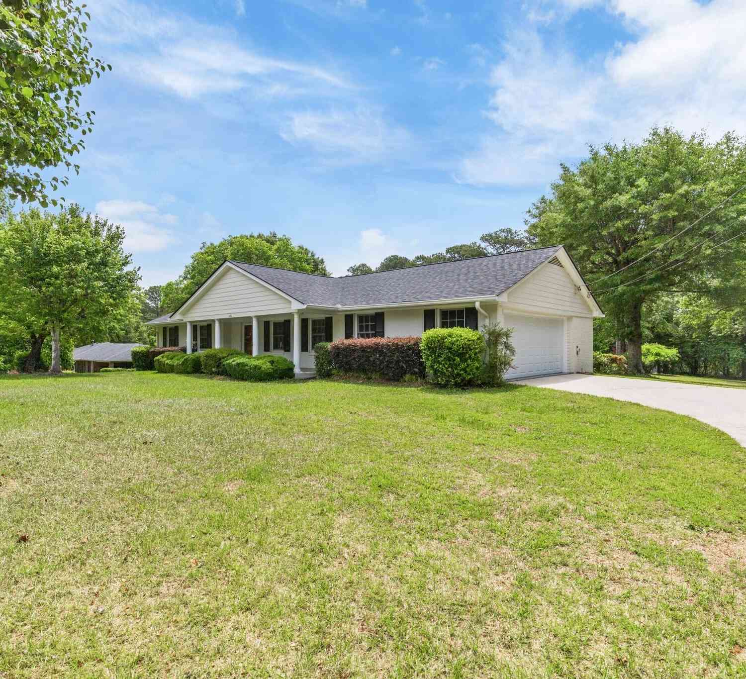 Homes For Sale - 256 Teresa Lane<br/> Loganville, GA 30052