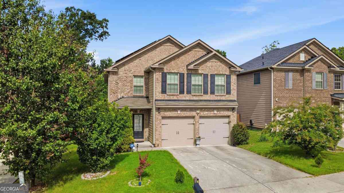 Homes For Sale - 7617 Bowhead Court<br/> Fairburn, GA 30213