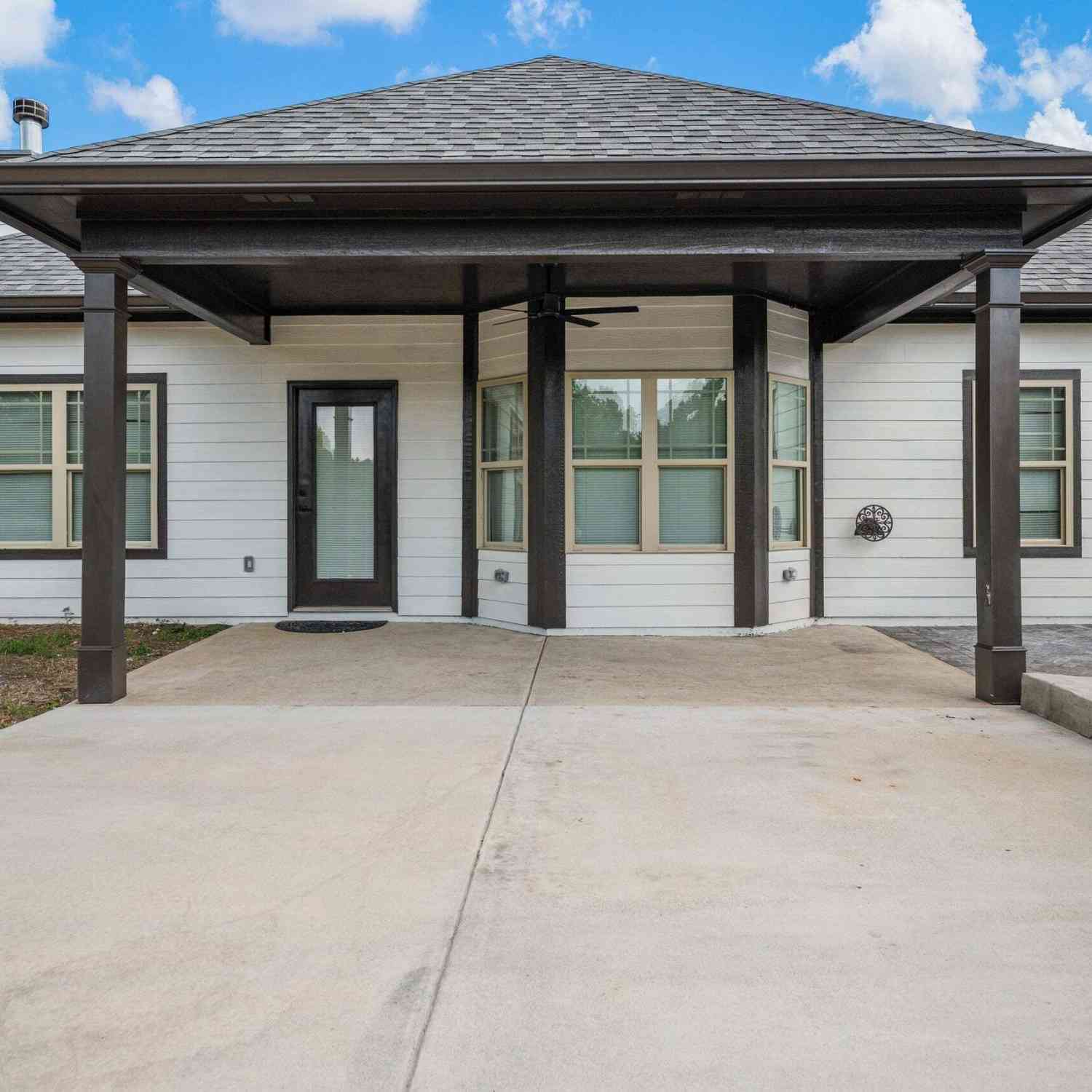 Homes For Sale - 479 Lee Road 315<br/> Smith Station, AL 36877