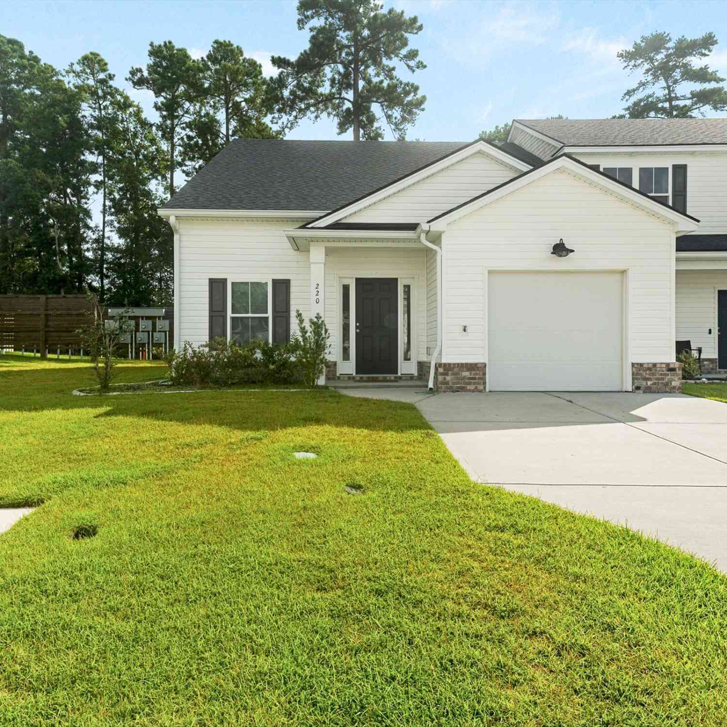 Townhouse For Sale - 220 Haisley Run<br/> Guyton, GA 31312