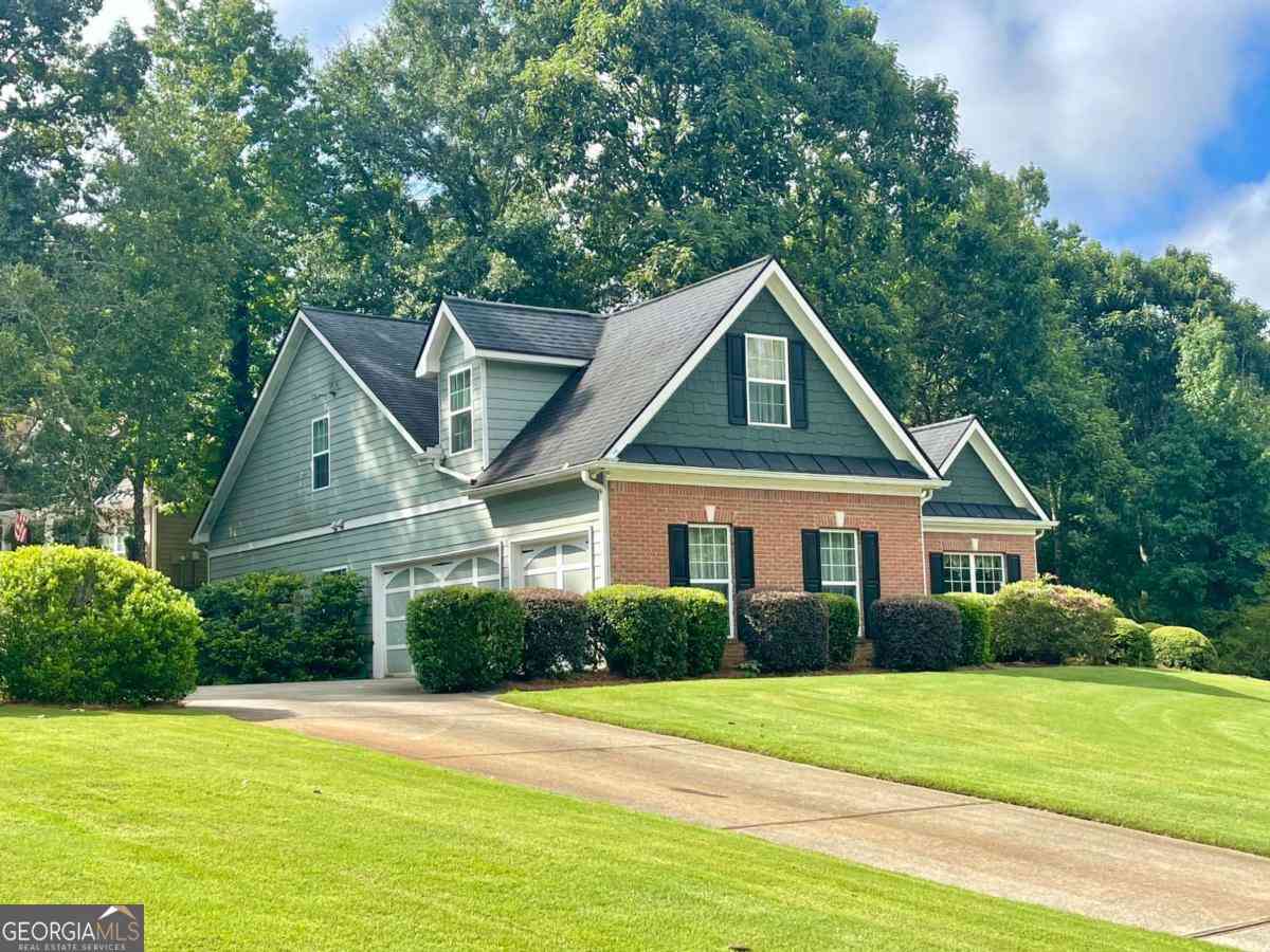 Homes For Sale - 930 Vinings Drive<br/> Winder, GA 30680
