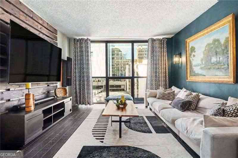 Condo For Sale - 1280 W Peachtree Street NW #1513<br/> Atlanta, GA 30309