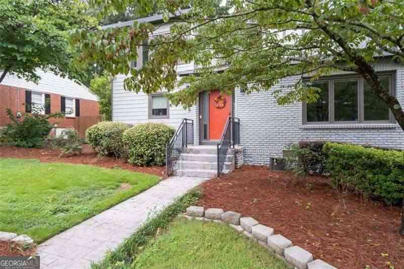 Homes For Sale - 3518 Rockhaven Circle NE<br/> Fulton County, Atlanta, GA 30324