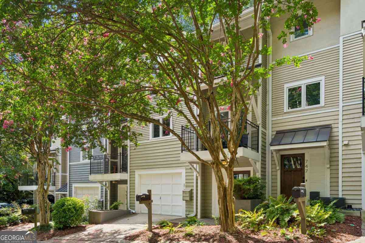 Townhouse For Sale - 749 Hillpine Terrace NE<br/> Atlanta, GA 30306