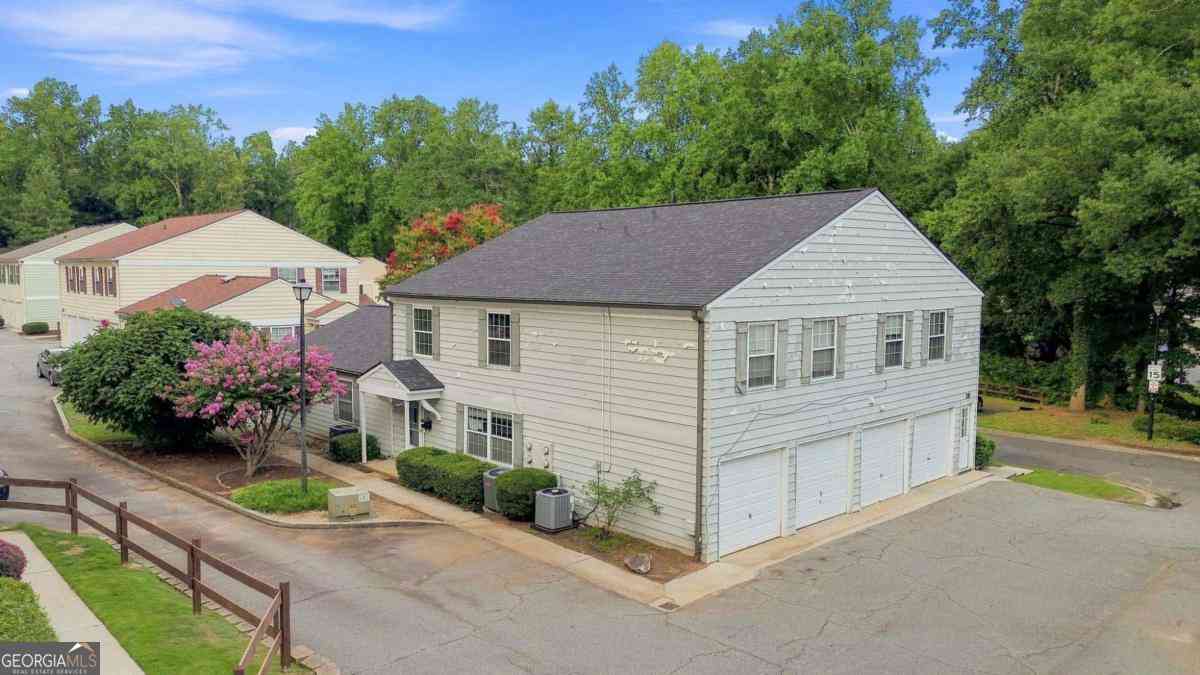 Condo For Sale - 1392 Old Coach Road SW<br/> Marietta, GA 30008