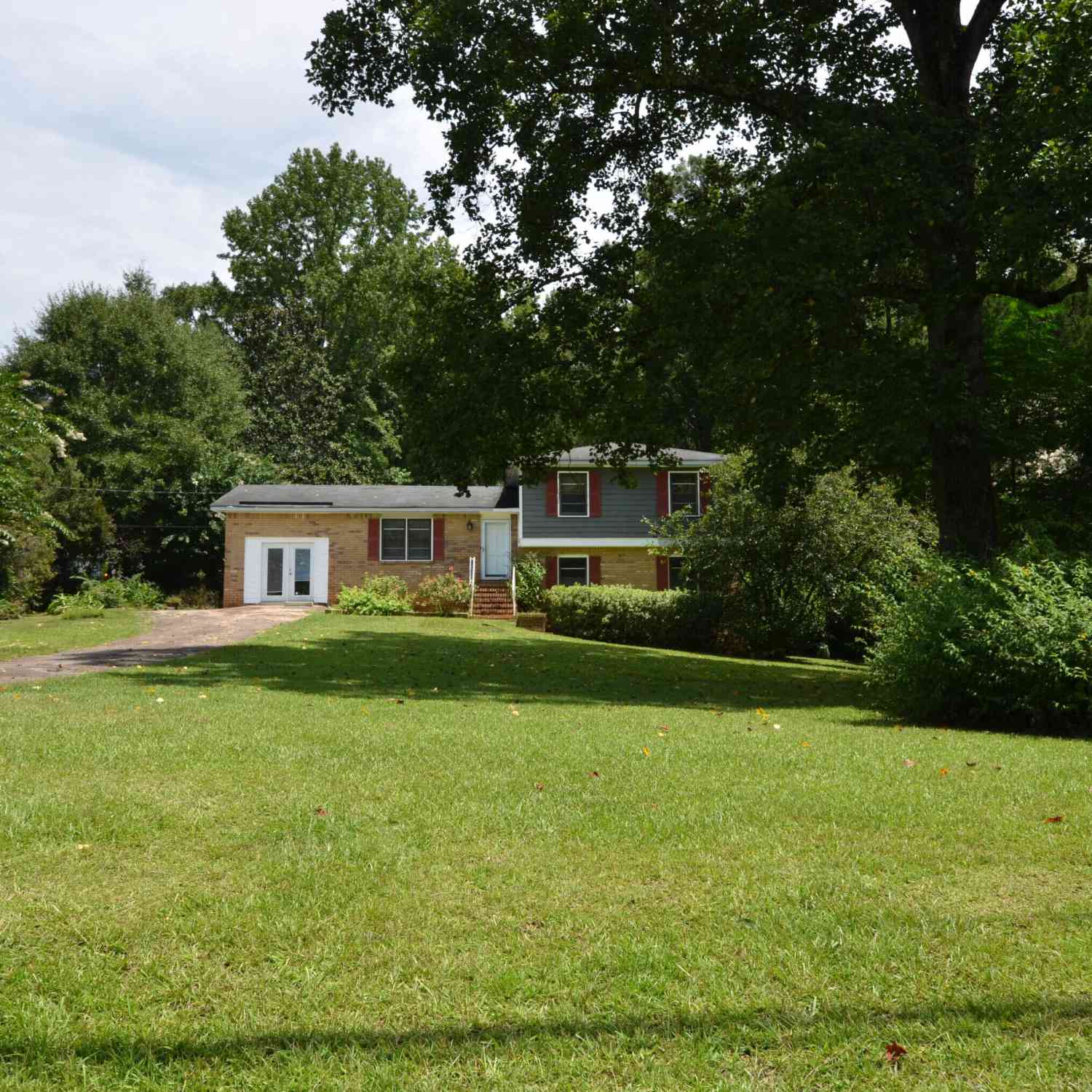 Homes For Sale - 202 Sivell Road<br/> LaGrange, GA 30241