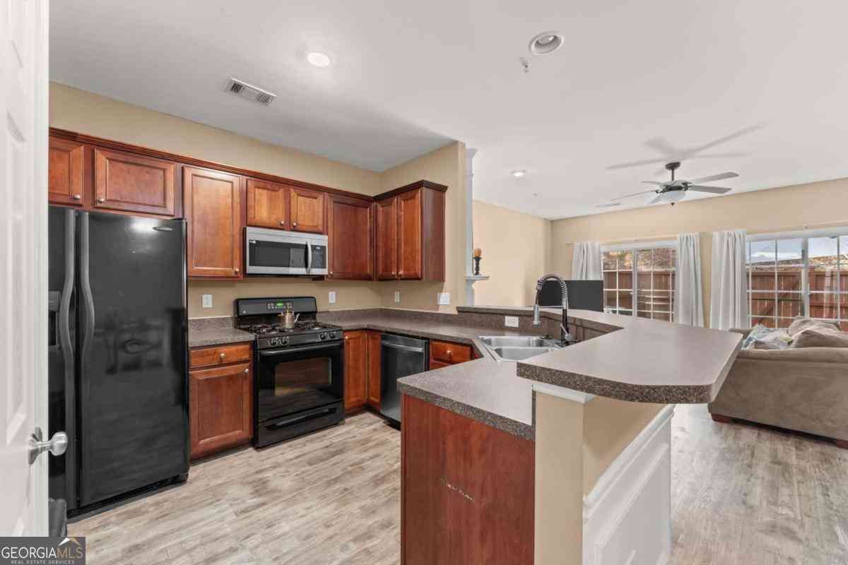 Townhouse For Sale - 268 Kigian Trail<br/> Woodstock, GA 30188