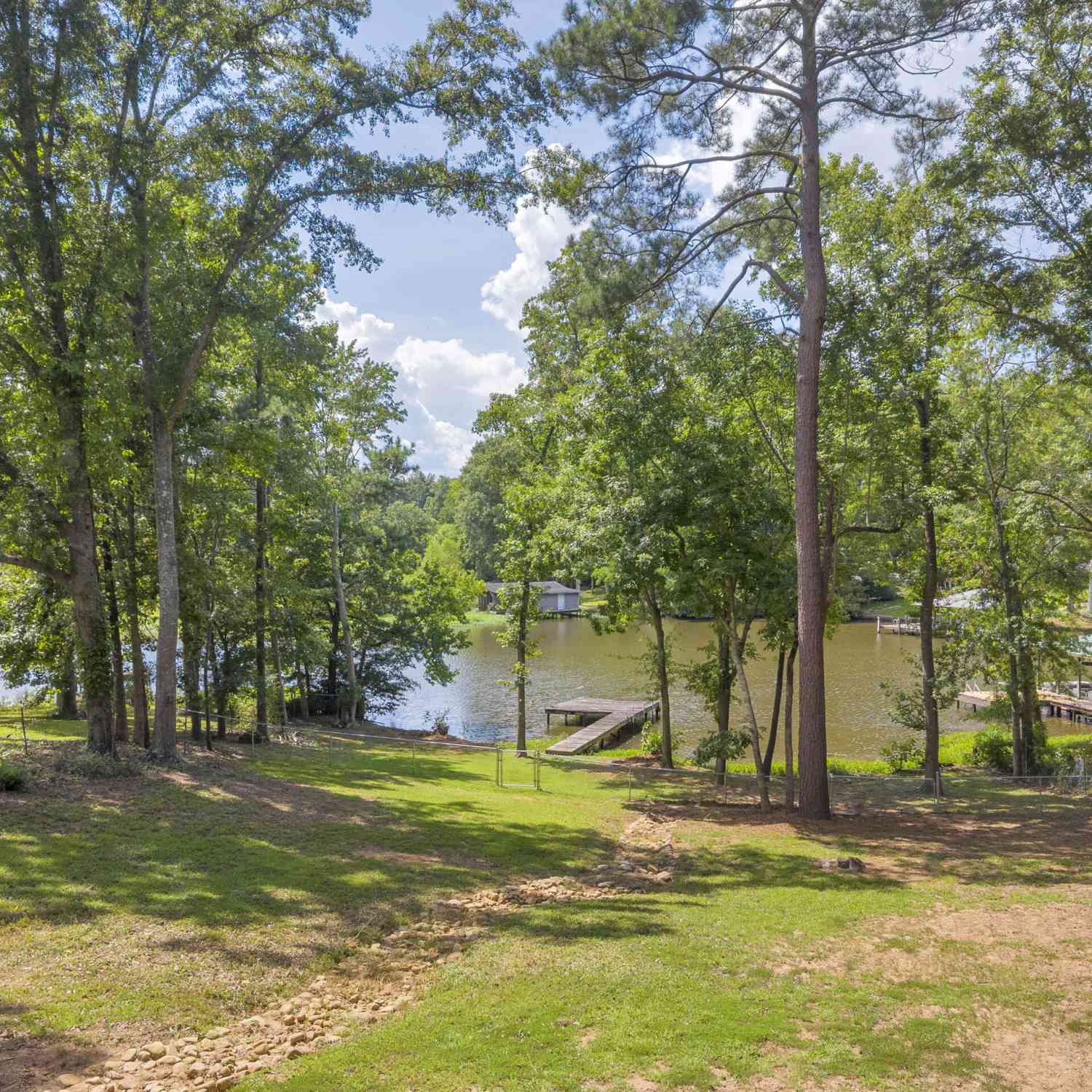 Homes For Sale - 106 Turtle Court<br/> Eatonton, GA 31024