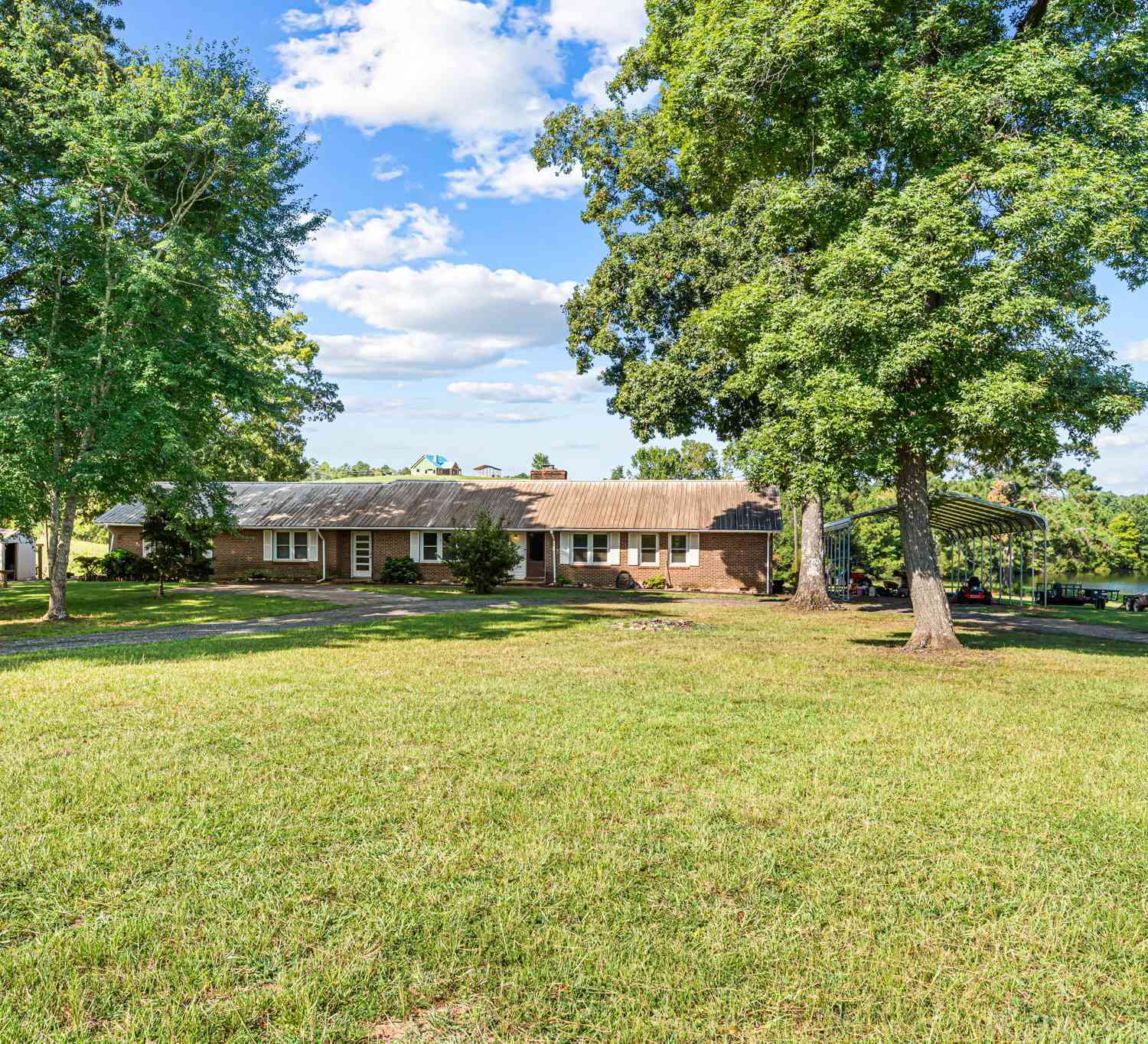 Homes For Sale - 211 Allen Road<br/> Musella, GA 31066
