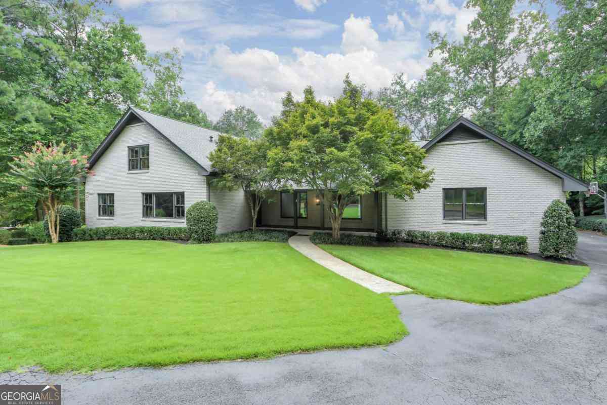 Homes For Sale - 350 Shadowlawn Road SE<br/> Marietta, GA 30067