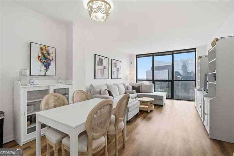 Condo For Sale - 1280 W Peachtree Street NW #3713<br/> Atlanta, GA 30309