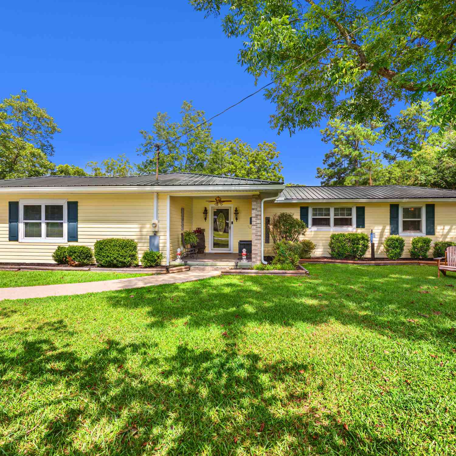 Homes For Sale - 89 Gloria Street<br/> Hartwell, GA 30643