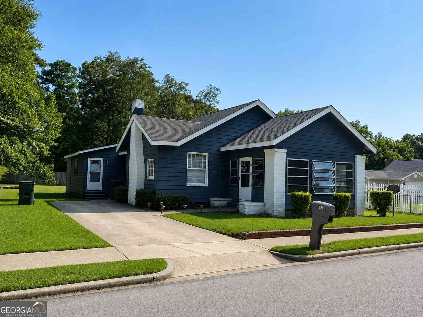 Homes For Sale - 503 W Church Street<br/> Fort Valley, GA 31030