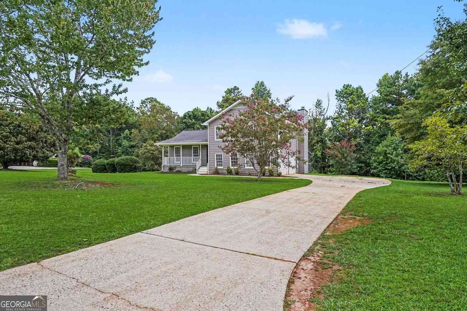 Homes For Sale - 125 Beacon Drive<br/> Fayetteville, GA 30215