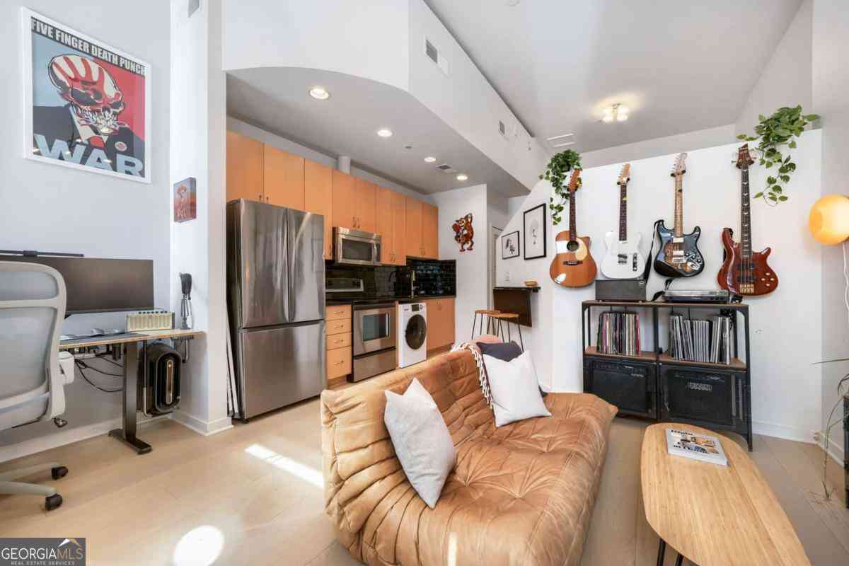 Condo For Sale - 860 Peachtree Street NE #105<br/> Atlanta, GA 30308