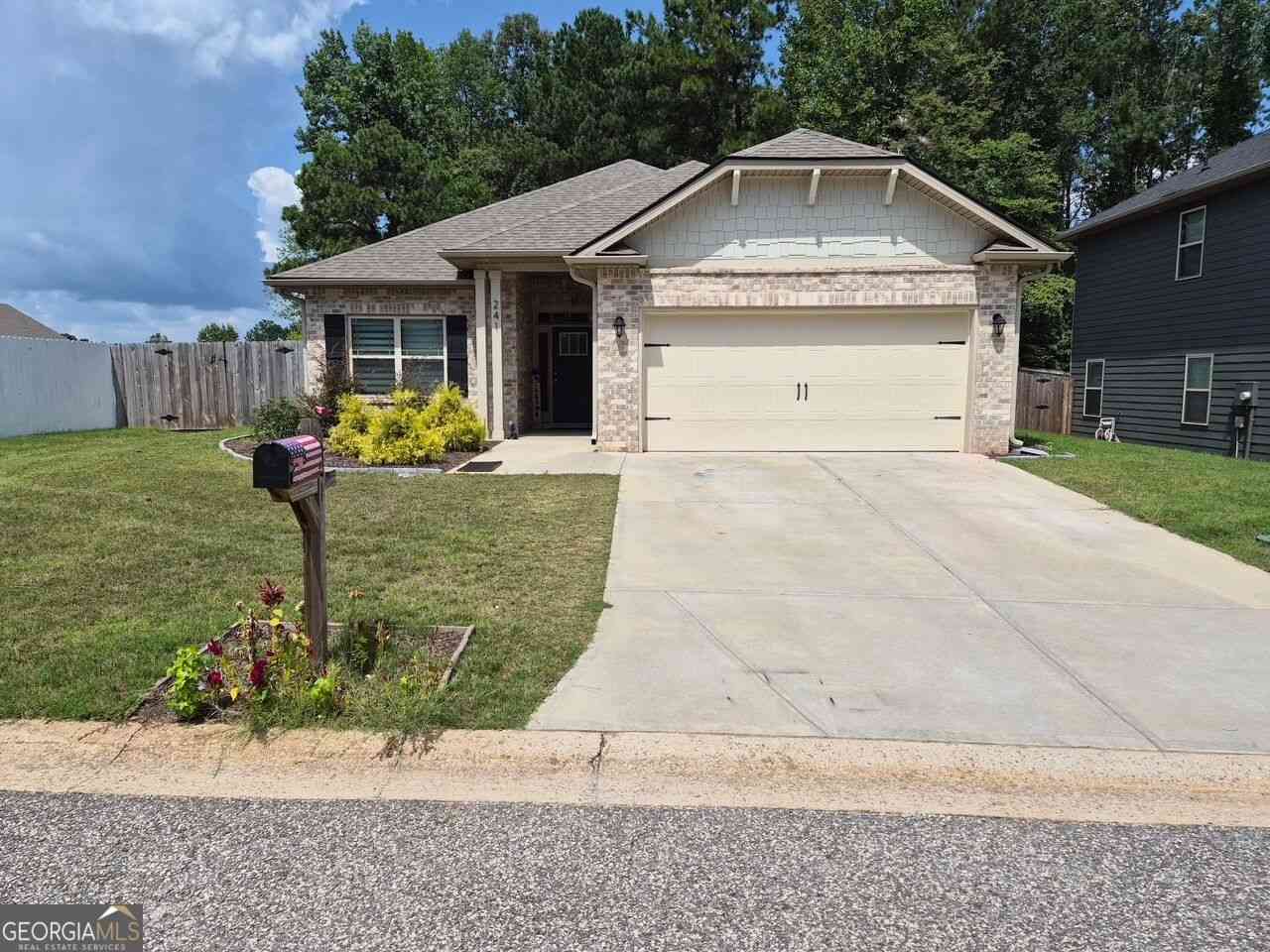 Homes For Sale - 241 Magnolia Villas Drive<br/> Cornelia, GA 30531