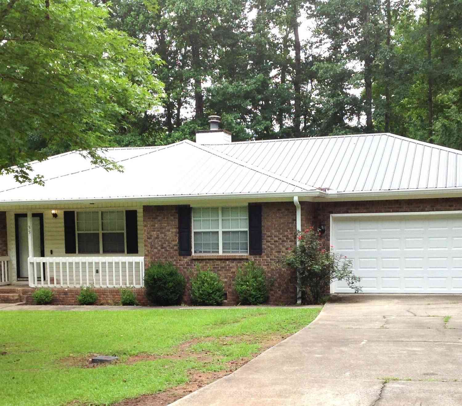 Homes For Sale - 35 Woodland Drive<br/> Weaver, AL 36277