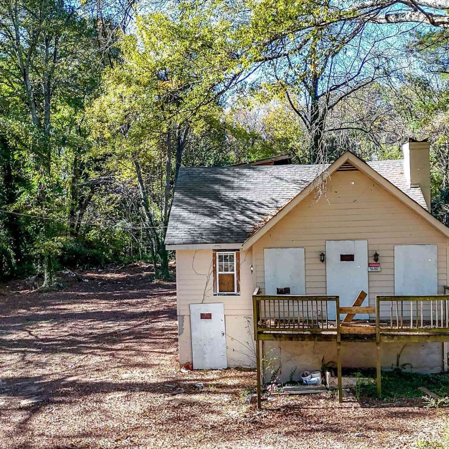 Homes For Sale - 2905 Waters Road<br/> Atlanta, GA 30354
