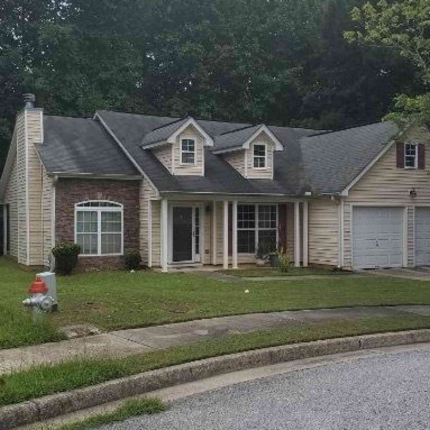 Homes For Sale - 210 Arran Point<br/> Fairburn, GA 30213
