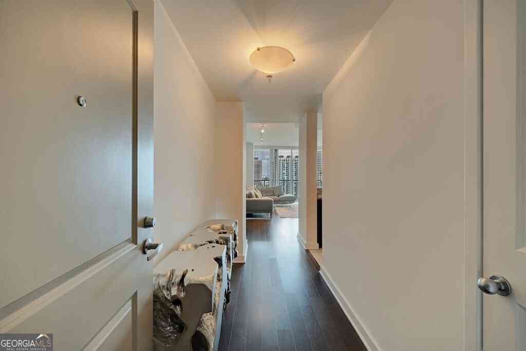 Condo For Sale - 3338 Peachtree Road NE #1807<br/> Atlanta, GA 30326