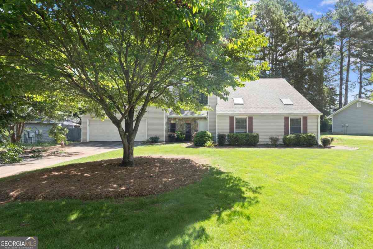 Homes For Sale - 2272 Macby Drive<br/> Marietta, GA 30066
