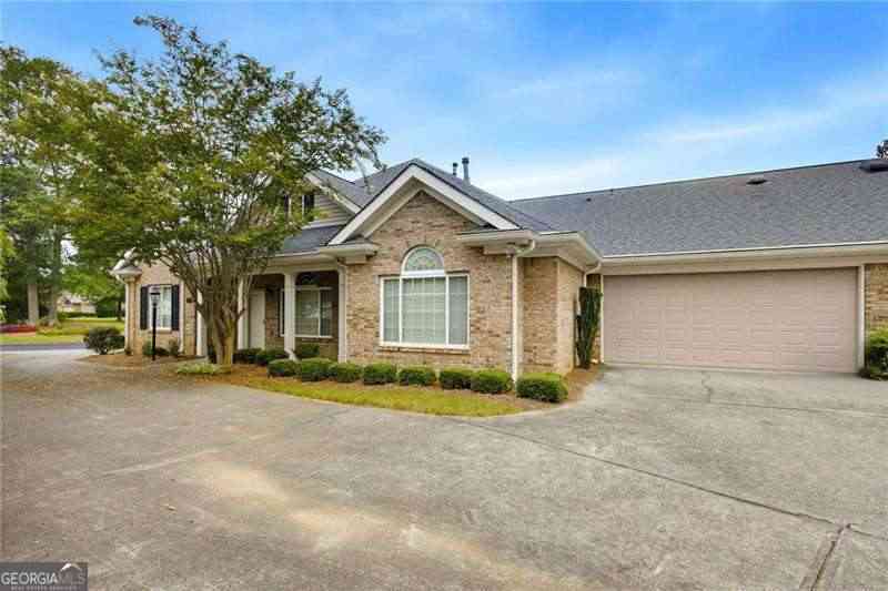 Condo For Sale - 4704 Rose Arbor Drive NW #8<br/> Acworth, GA 30101